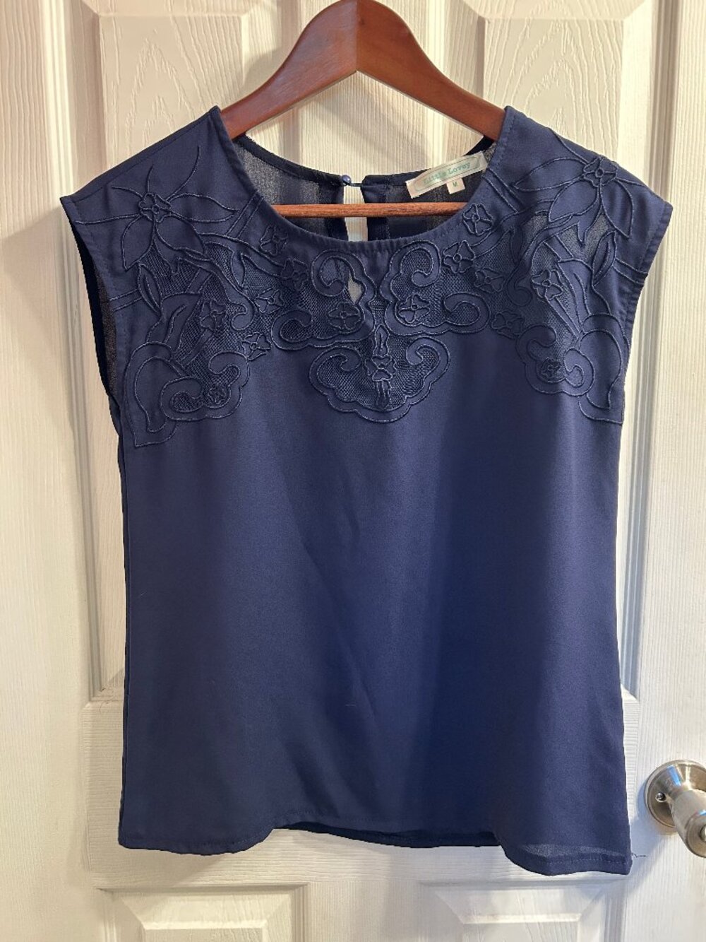Unique navy embroidered sleeveless ModCloth blouse, Size Medium